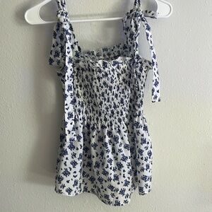 Size Small flower top